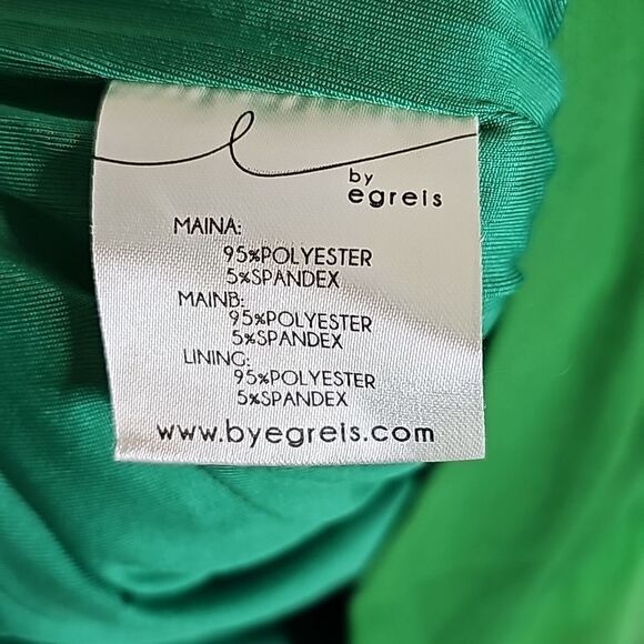 Elegant Green One-Shoulder Dress - Picture 10 of 10